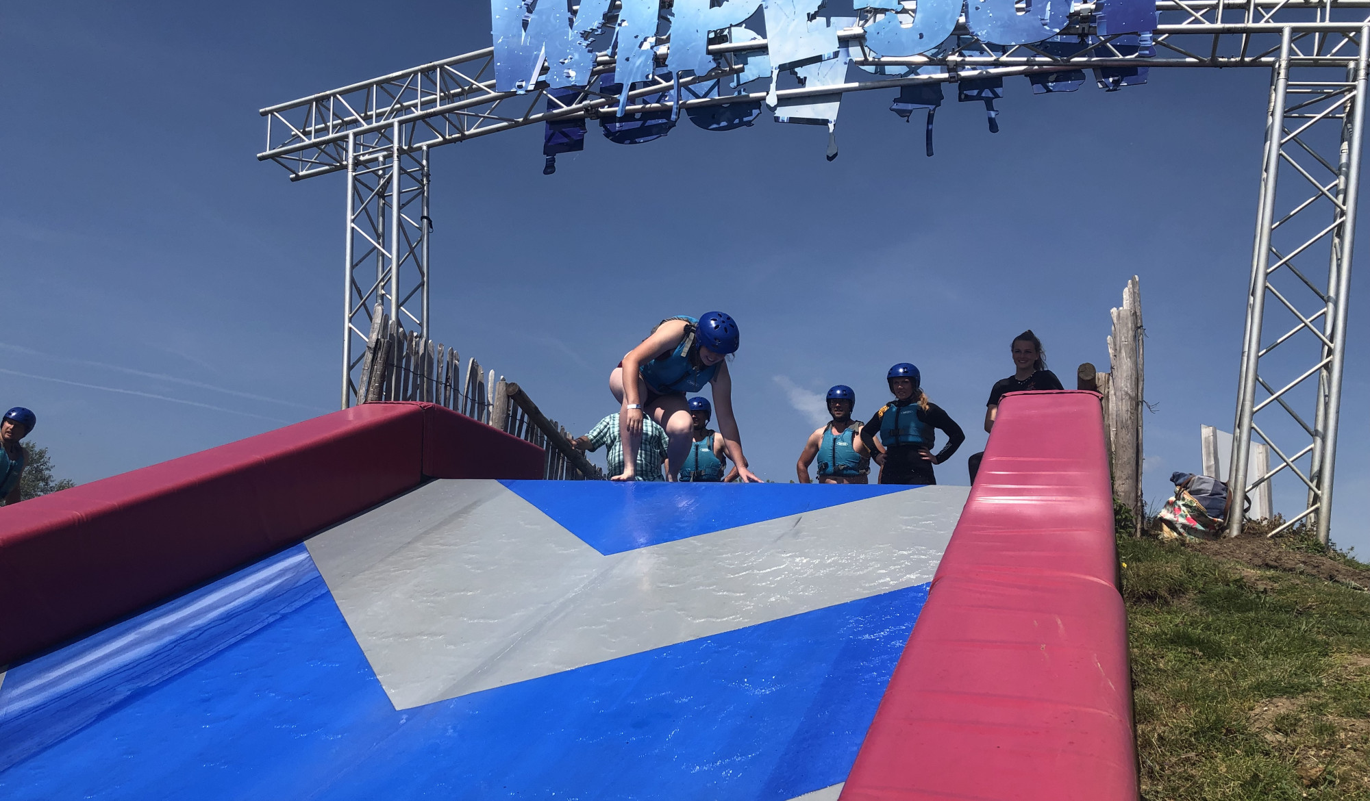 Wipeout uitje met het team | Mijn Tuin
